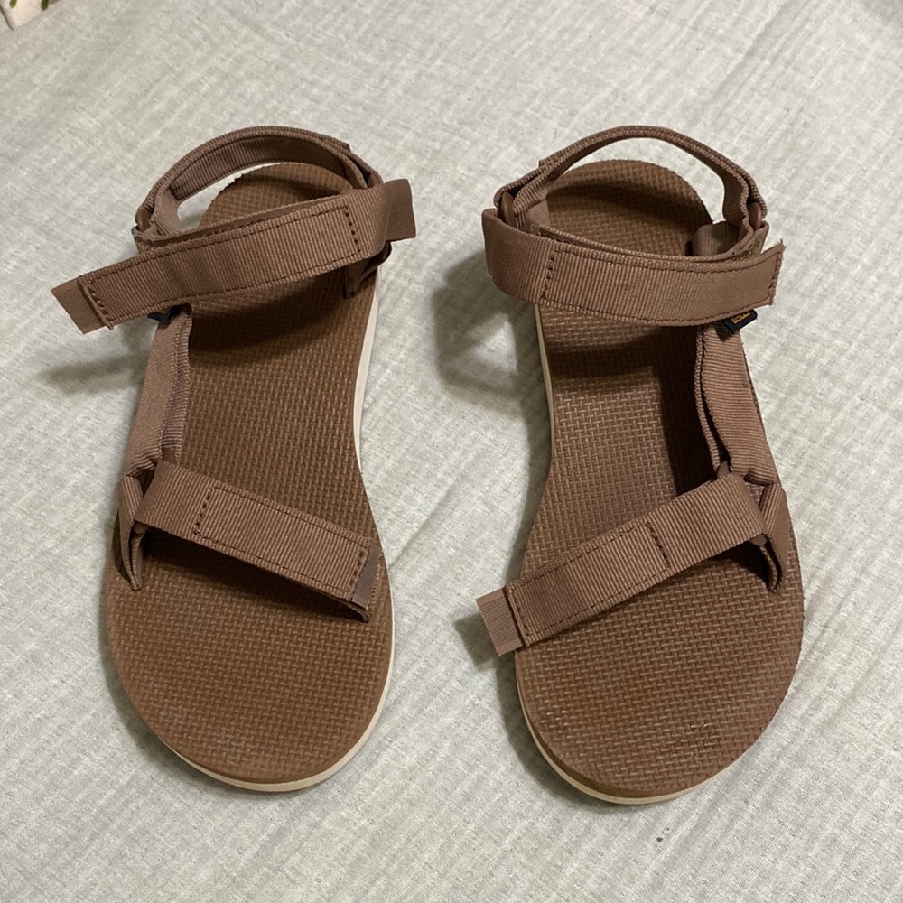 Womens Mid form Tevas